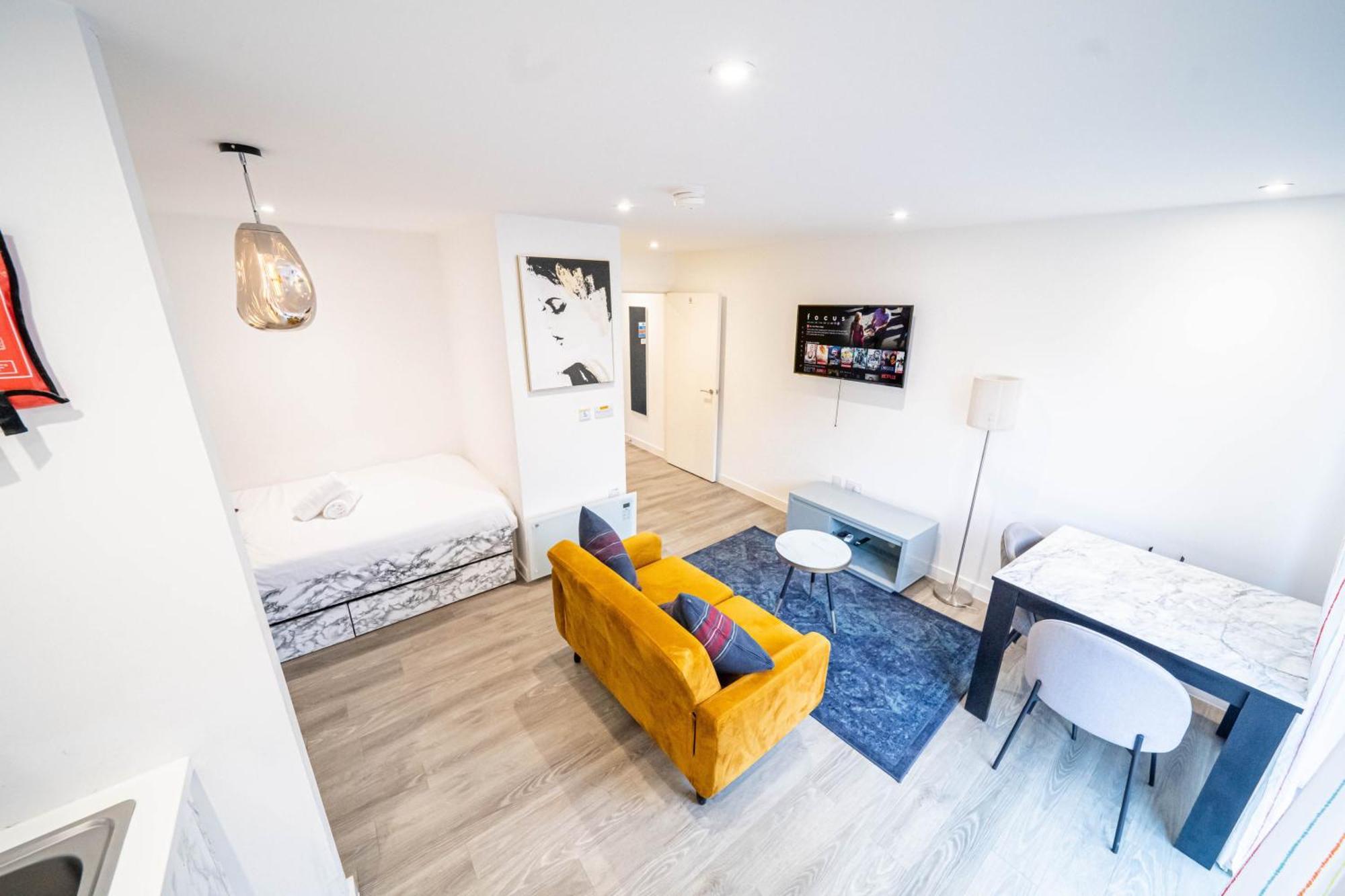 Lovely And In Apartment Sheffield