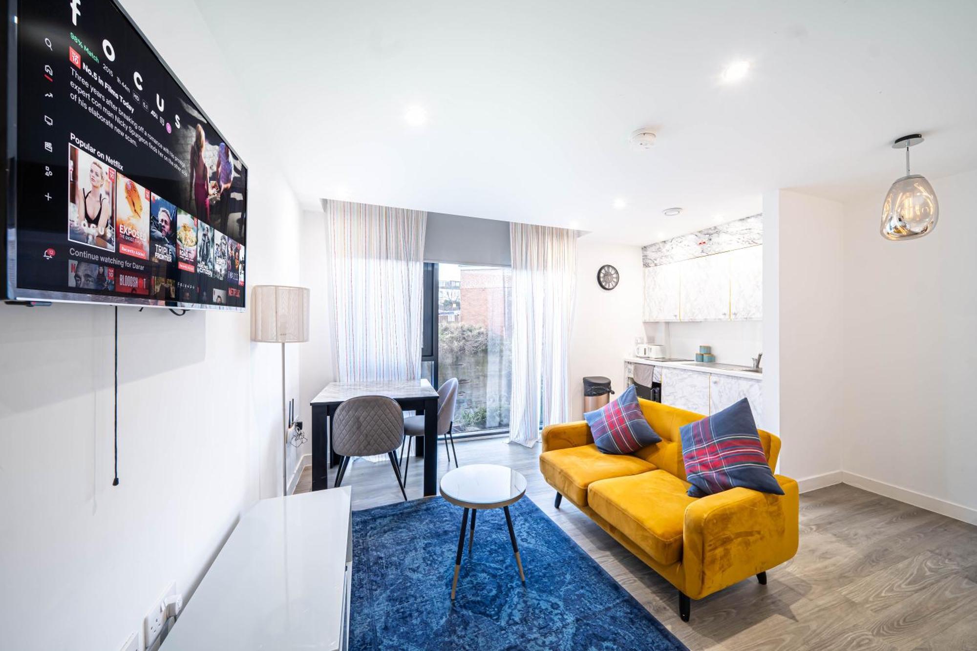 Lovely And In Apartment *